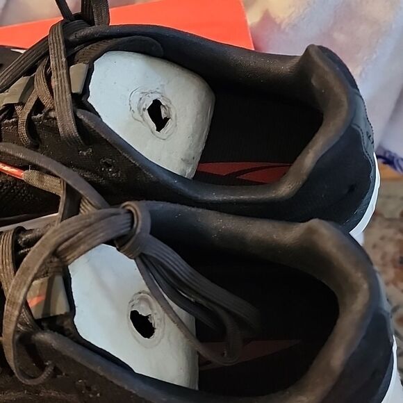 Altra M Escalante 2.5 size 11.5 - Picture 3 of 7